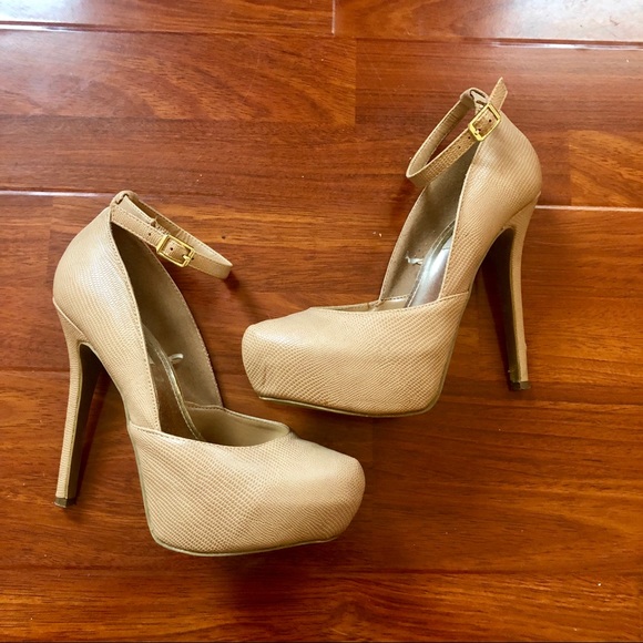 Steve Madden Pumps - Picture 1 of 4